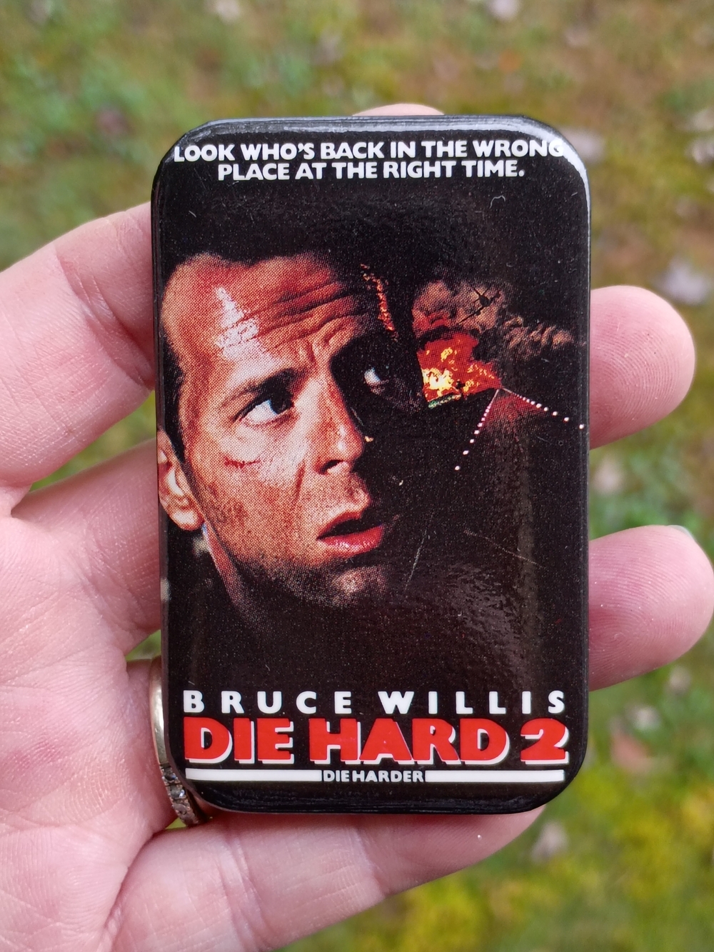 Vintage 1990 Die Hard 2 Movie Promo Pinback Button Bruce Willis John McClane
